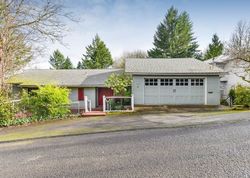 Pre-foreclosure in  SW SHERWOOD PL Portland, OR 97201