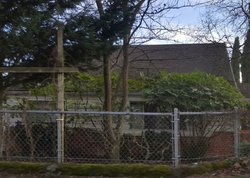 Pre-foreclosure in  E BURNSIDE ST Portland, OR 97233