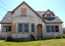 Pre-foreclosure Listing in HENDERSON ST EUREKA, CA 95501