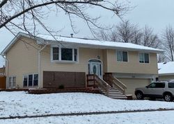 Pre-foreclosure in  EMERSON CIR Bolingbrook, IL 60440