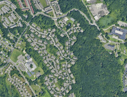 Pre-foreclosure in  WOODCREST LN Danbury, CT 06810