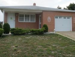 Pre-foreclosure Listing in PORT ROYAL DR TOMS RIVER, NJ 08757