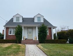 Pre-foreclosure Listing in ARLINGTON ST MINEOLA, NY 11501