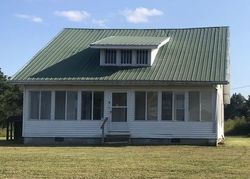 Pre-foreclosure in  VFW RD Barlow, KY 42024
