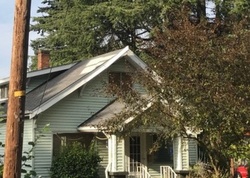 Pre-foreclosure in  NE BEECH ST Portland, OR 97220
