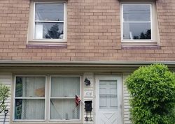 Pre-foreclosure Listing in QUEENSBURY CIR HOFFMAN ESTATES, IL 60169