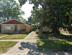 Pre-foreclosure Listing in MINERVA AVE DOLTON, IL 60419