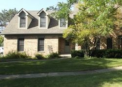 Pre-foreclosure in  N FIELD VIEW DR Gurnee, IL 60031