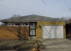 Pre-foreclosure in  SUNSET DR Dolton, IL 60419
