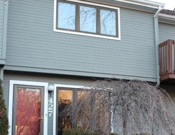 Pre-foreclosure in  LEDGEVIEW PARK DR Louisville, KY 40206