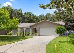 Pre-foreclosure in  COACHLIGHT CIR Seminole, FL 33776