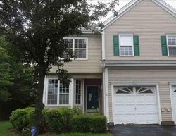  Woods Edge Ct, Parlin NJ