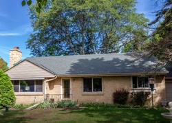 Pre-foreclosure in  W MALL RD Milwaukee, WI 53217