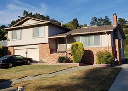 Pre-foreclosure in  MONTWOOD WAY Oakland, CA 94605