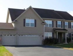 Pre-foreclosure in  RIVER HILLS LN Bolingbrook, IL 60490