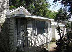 Pre-foreclosure Listing in S HICKORY AVE FOX LAKE, IL 60020