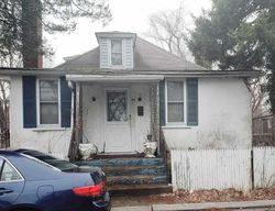 Pre-foreclosure in  13TH ST Locust Valley, NY 11560