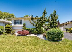  Elaine Dr, Oceanside NY