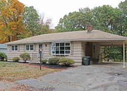 Pre-foreclosure Listing in MARITA ST LEOMINSTER, MA 01453