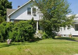 Pre-foreclosure in  GATZMER AVE Monroe Township, NJ 08831