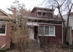 Pre-foreclosure in  N RICHMOND ST Chicago, IL 60618