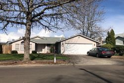 Pre-foreclosure in  SE 33RD ST Troutdale, OR 97060