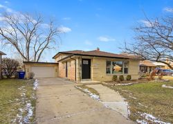 Pre-foreclosure in  LECLAIRE AVE Oak Lawn, IL 60453