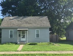 Pre-foreclosure in  W SPRING ST Staunton, IL 62088