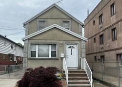 Pre-foreclosure Listing in S CONDUIT AVE HOWARD BEACH, NY 11414