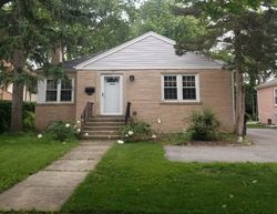 Pre-foreclosure Listing in LINNEMAN ST GLENVIEW, IL 60025