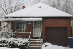 Pre-foreclosure in  COUNTESS AVE Buffalo, NY 14211
