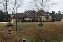 Pre-foreclosure in  LONG LAKE DR Covington, LA 70435