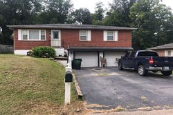 Pre-foreclosure in  ARNOLD DR Dupo, IL 62239