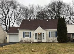 Pre-foreclosure in  W MOLLOY RD Syracuse, NY 13211