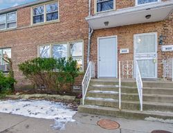Pre-foreclosure in  W ARTHUR AVE Chicago, IL 60645