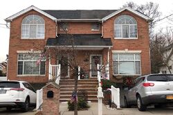 Pre-foreclosure in  SHARROTTS RD Staten Island, NY 10309