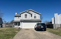 Pre-foreclosure Listing in BROOKS BEND RD LOUISVILLE, KY 40258
