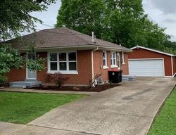 Pre-foreclosure in  CHERRY WAY Louisville, KY 40216