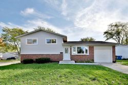 Pre-foreclosure Listing in E LINCOLN AVE GLENDALE HEIGHTS, IL 60139