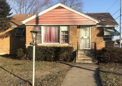 Pre-foreclosure in  E 155TH PL South Holland, IL 60473