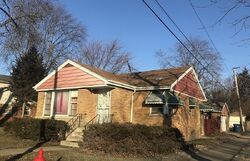 Pre-foreclosure in  E 155TH PL South Holland, IL 60473