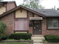 Pre-foreclosure Listing in HOLYOKE LN VILLA PARK, IL 60181