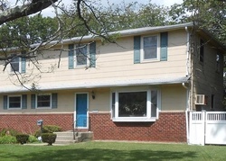 Pre-foreclosure in  BROOKDALE AVE Bay Shore, NY 11706