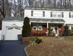 Pre-foreclosure Listing in HARRIET LN HUNTINGTON, NY 11743