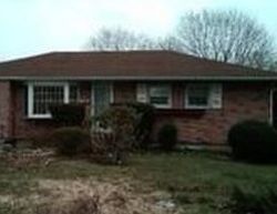 Pre-foreclosure in  LOCUST AVE Oakdale, NY 11769