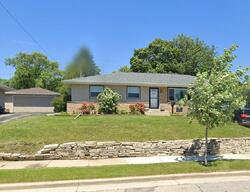  Maitland Dr, Waukesha WI