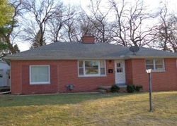Pre-foreclosure in  WAYSIDE AVE Decatur, IL 62521