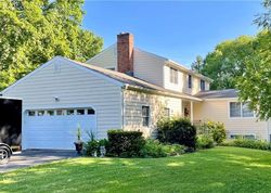 Pre-foreclosure in  PLATT LN Milford, CT 06461