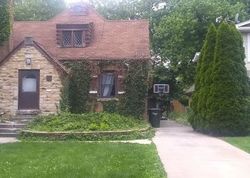 Pre-foreclosure in  BYRD RD Riverside, IL 60546