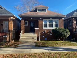 Pre-foreclosure in  S MARQUETTE AVE Chicago, IL 60617